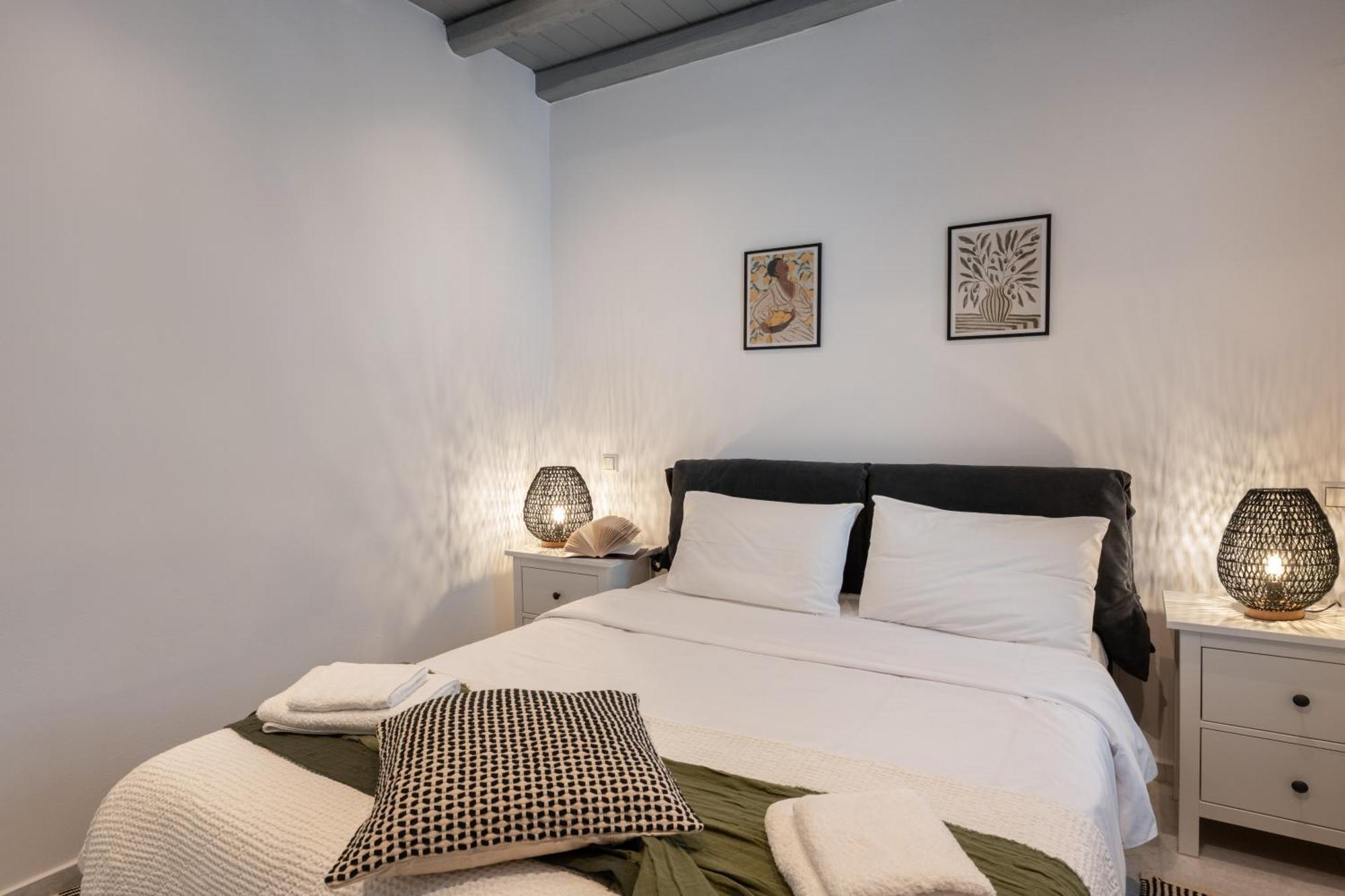 Caper-2 Bedroom Traditional Home With Amazing View Науса Екстер'єр фото