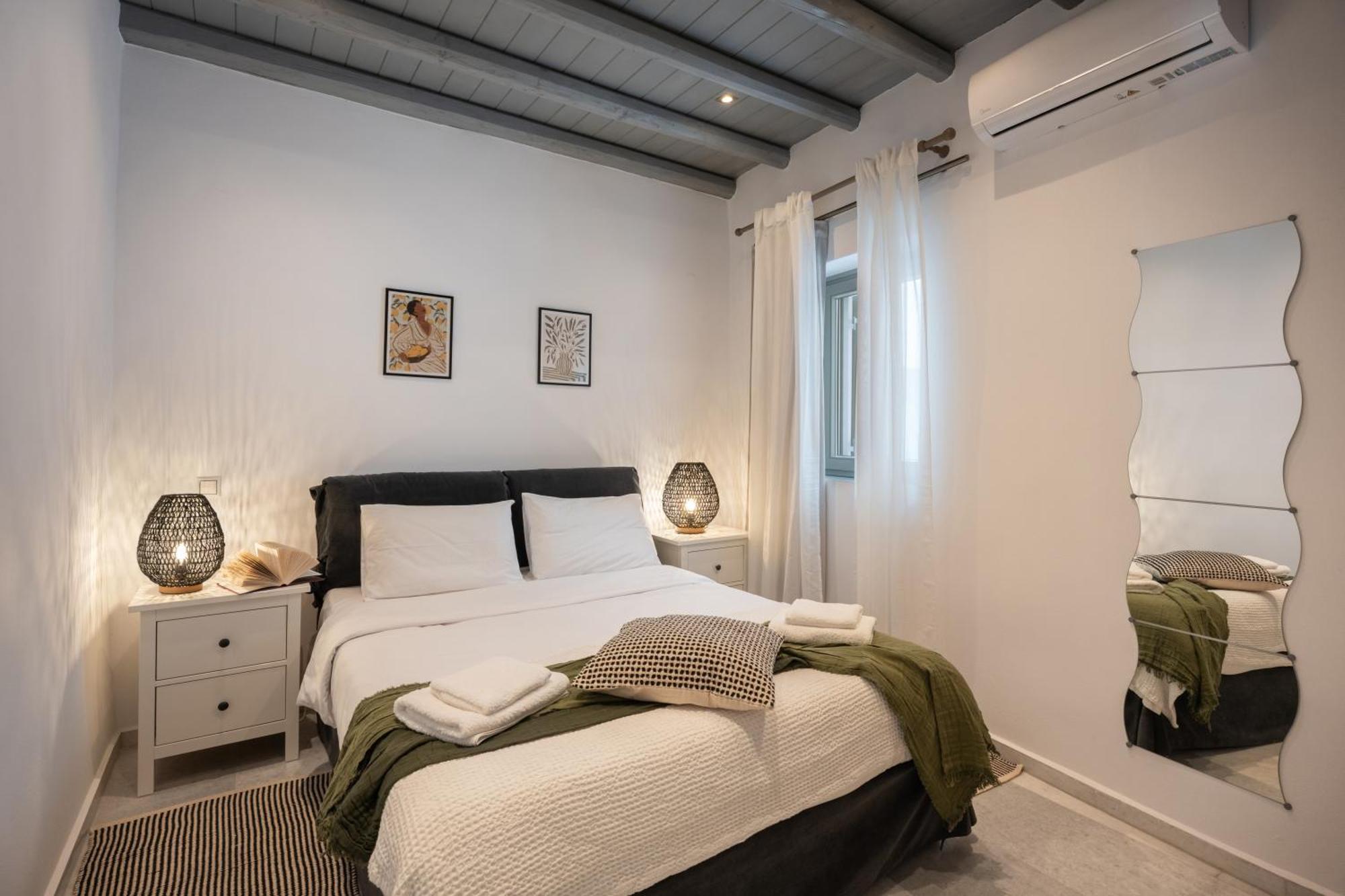 Caper-2 Bedroom Traditional Home With Amazing View Науса Екстер'єр фото