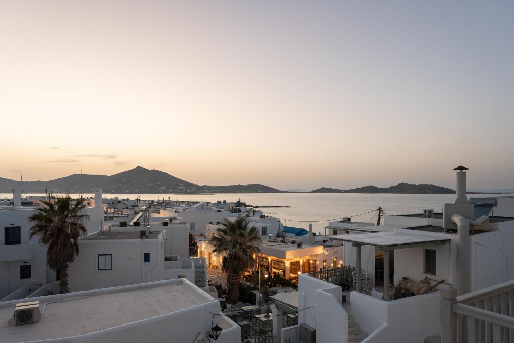 Caper-2 Bedroom Traditional Home With Amazing View Науса Екстер'єр фото