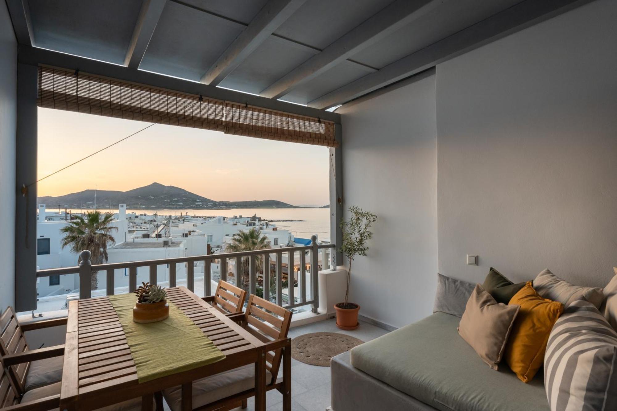 Caper-2 Bedroom Traditional Home With Amazing View Науса Екстер'єр фото