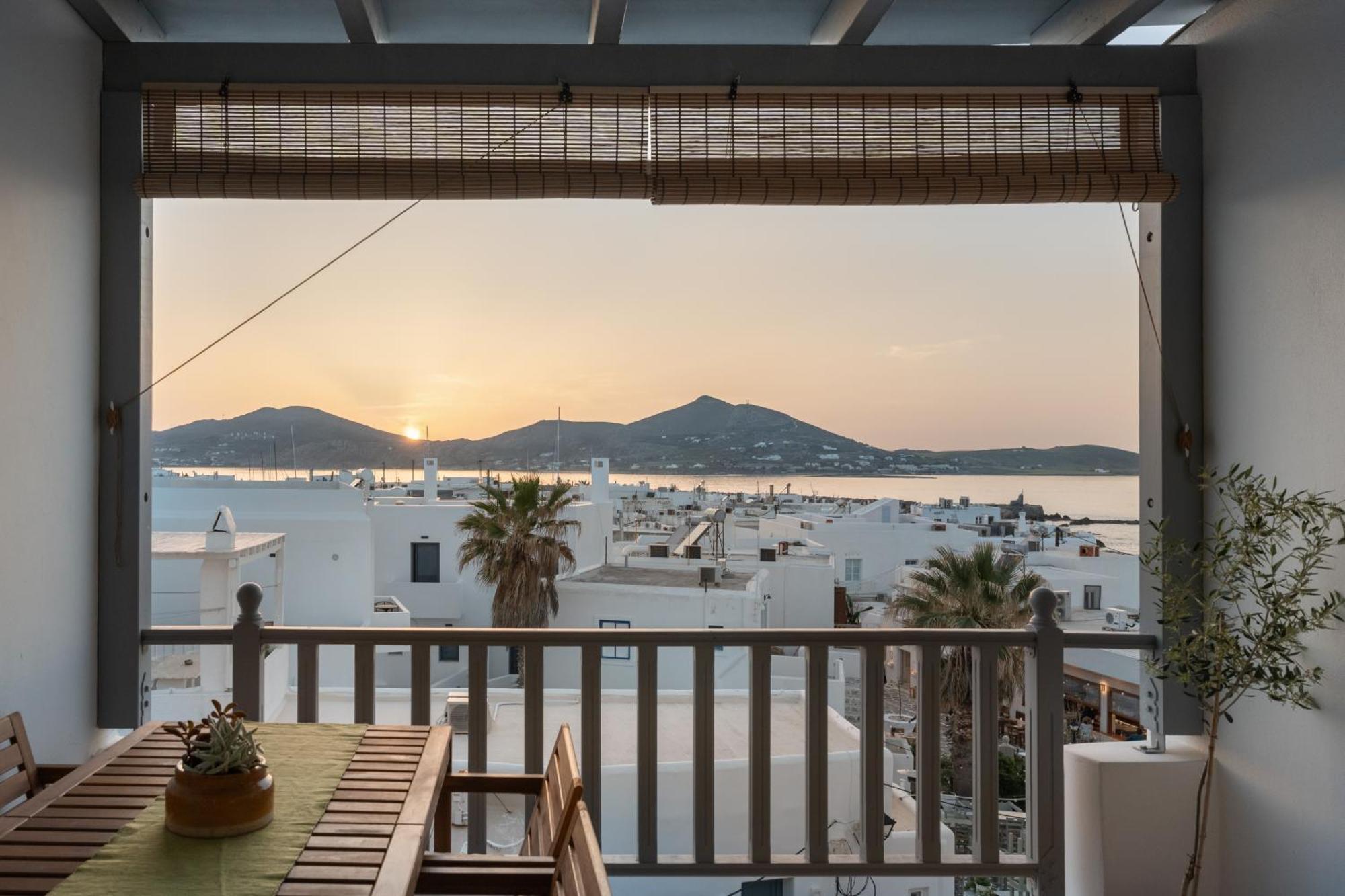 Caper-2 Bedroom Traditional Home With Amazing View Науса Екстер'єр фото