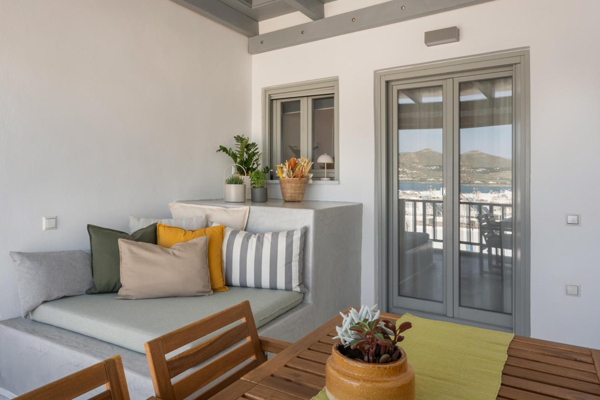 Caper-2 Bedroom Traditional Home With Amazing View Науса Екстер'єр фото