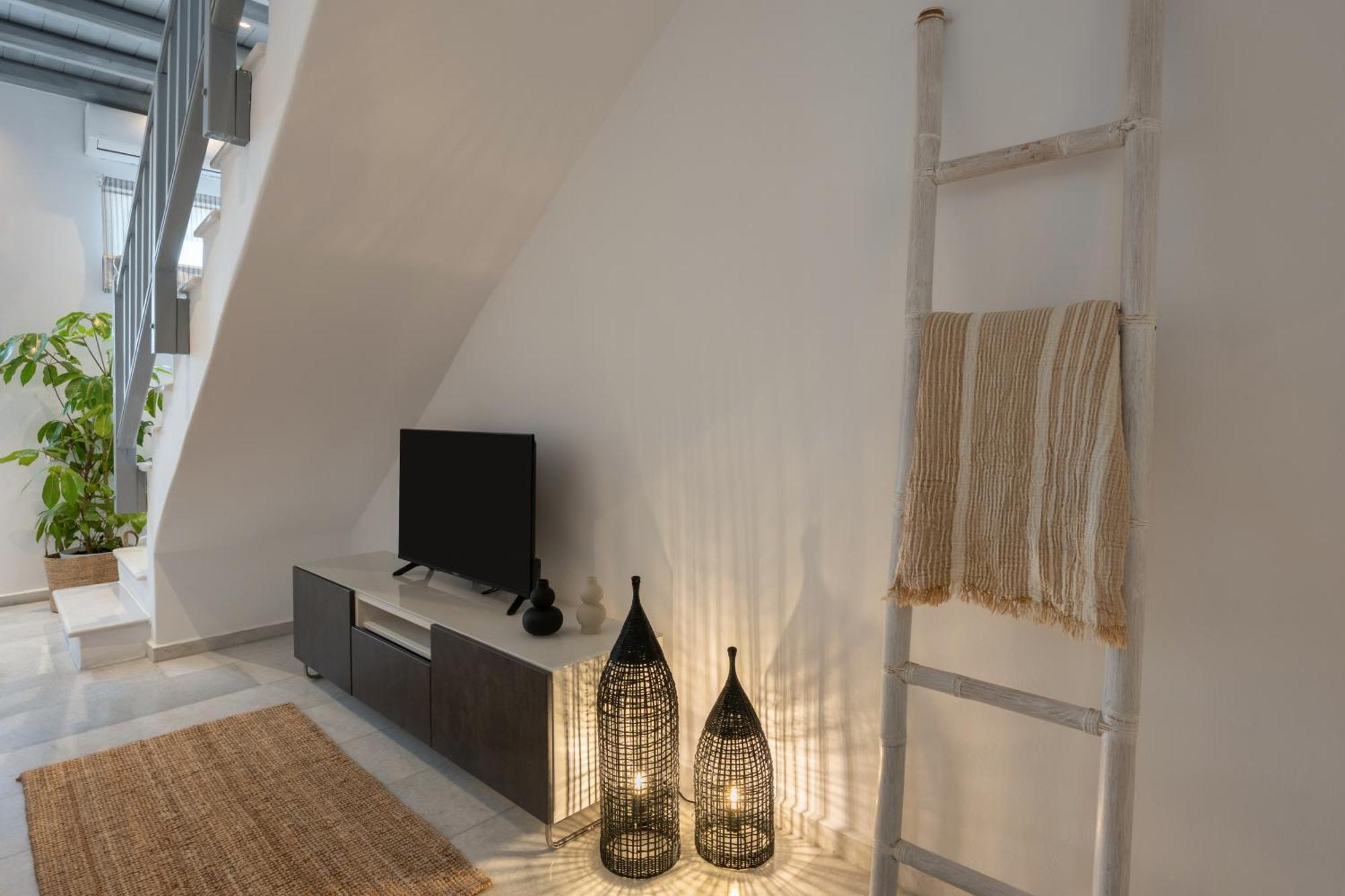 Caper-2 Bedroom Traditional Home With Amazing View Науса Екстер'єр фото