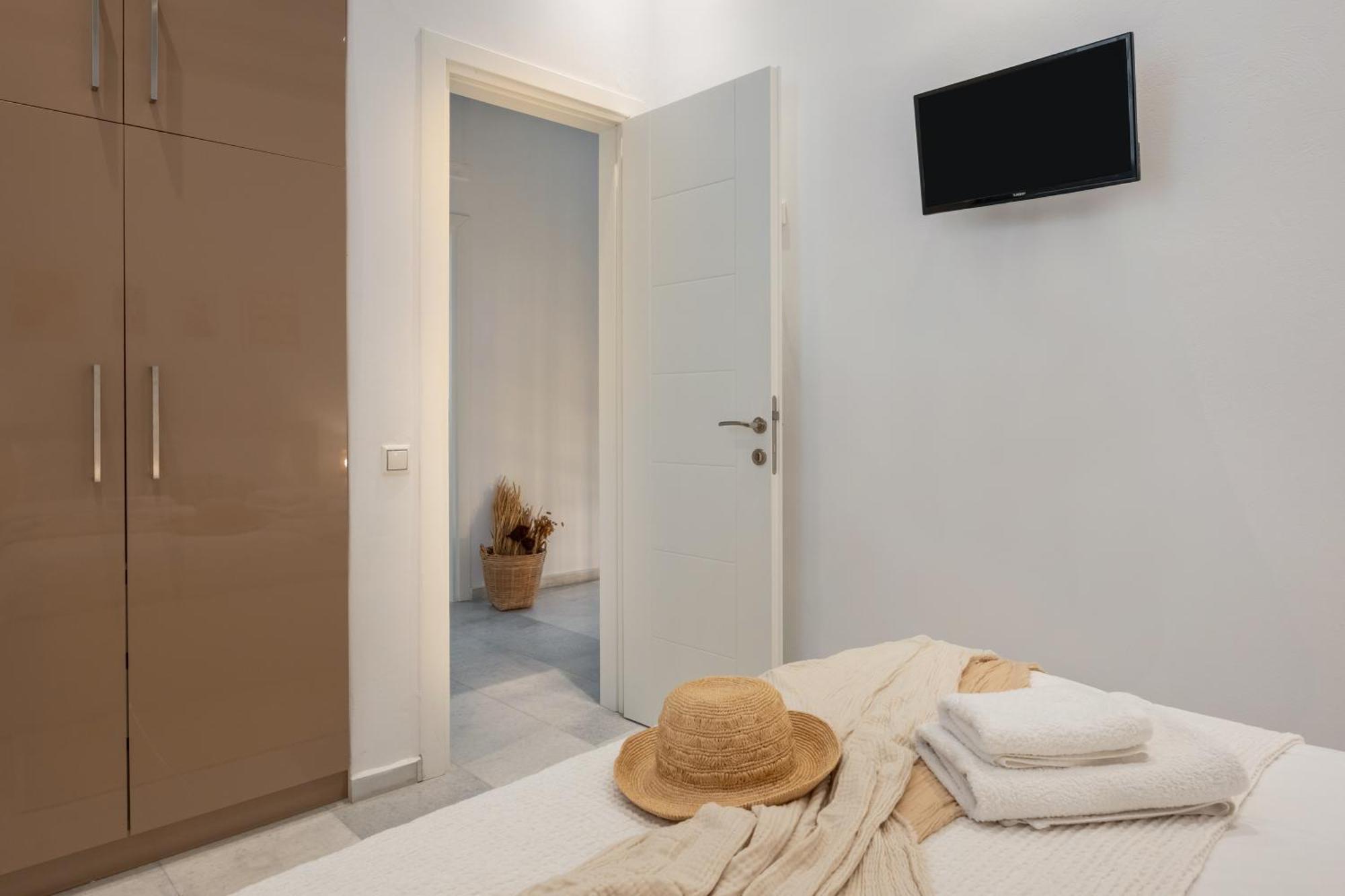 Caper-2 Bedroom Traditional Home With Amazing View Науса Екстер'єр фото