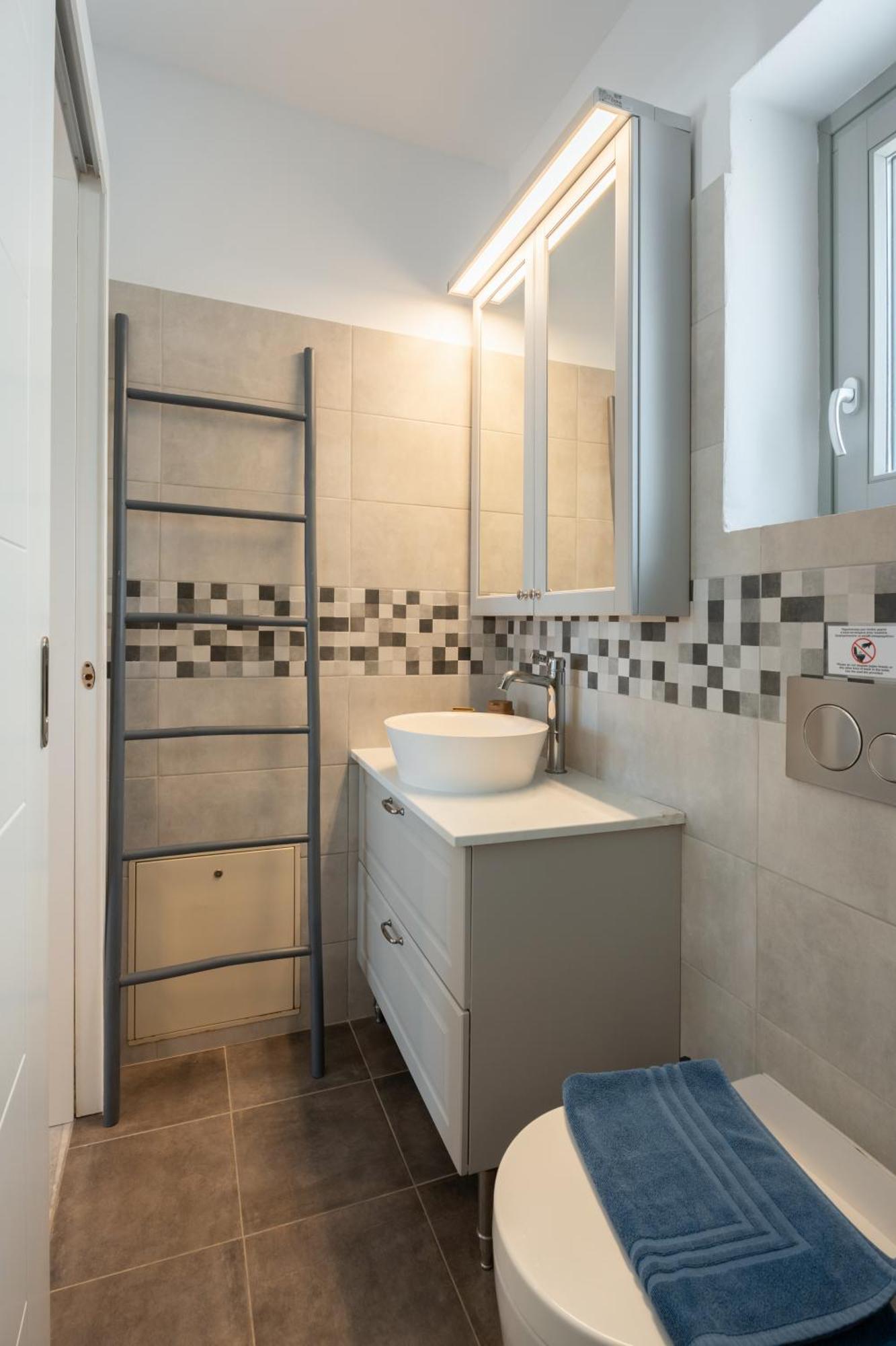 Caper-2 Bedroom Traditional Home With Amazing View Науса Екстер'єр фото